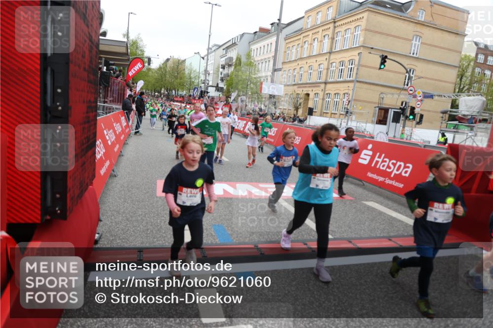 25.04.2026 - Das Zehntel Strokosch-Dieckow http://msf.ph/oto/9621060 25.04.2026 11:00:18 Ziel 5340, 5525, 5649, 5702, 5799, 5858, 5911, 5951, 5972, 6285, 6483, 6536, 6541, 6581, 6584, 6597, 6602, 6950, 7174, 7179, 7219, 7286, 7298, 7993 meine-sportfotos.de