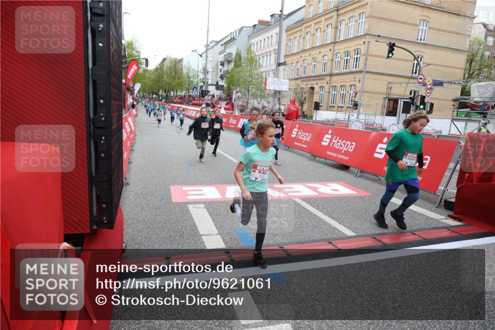 25.04.2026 - Das Zehntel Strokosch-Dieckow http://msf.ph/oto/9621061 25.04.2026 10:55:37 Ziel 5108, 5132, 5360, 5726, 5770, 5778, 5802, 5805, 6026, 6217, 6499, 6514, 6539, 6543, 6636, 6653, 6666, 6748, 7130, 7717, 7925 meine-sportfotos.de