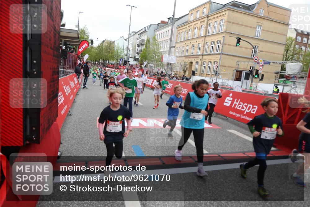 25.04.2026 - Das Zehntel Strokosch-Dieckow http://msf.ph/oto/9621070 25.04.2026 11:00:18 Ziel 5340, 5525, 5649, 5702, 5799, 5858, 5911, 5951, 5972, 6285, 6483, 6536, 6541, 6581, 6584, 6597, 6602, 6950, 7174, 7179, 7219, 7286, 7298, 7993 meine-sportfotos.de
