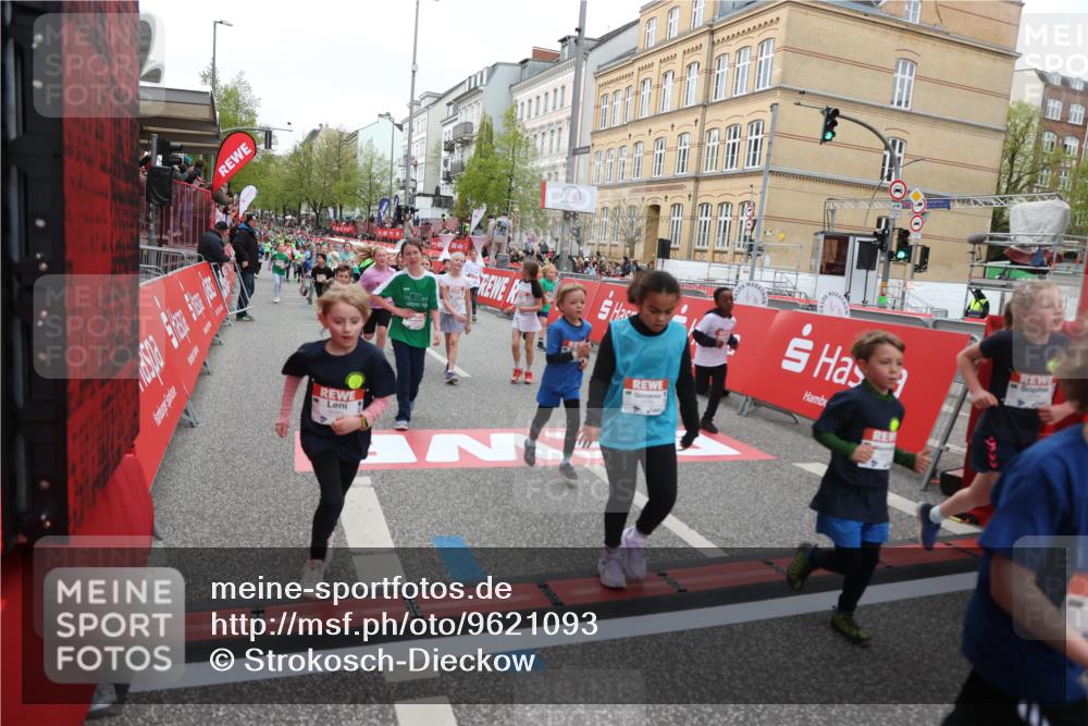 25.04.2026 - Das Zehntel Strokosch-Dieckow http://msf.ph/oto/9621093 25.04.2026 11:00:17 Ziel 5340, 5525, 5649, 5799, 5858, 5911, 5912, 5951, 5972, 6029, 6285, 6536, 6541, 6581, 6584, 6585, 6597, 6602, 6605, 6950, 7179, 7219, 7286, 7298, 7611 meine-sportfotos.de