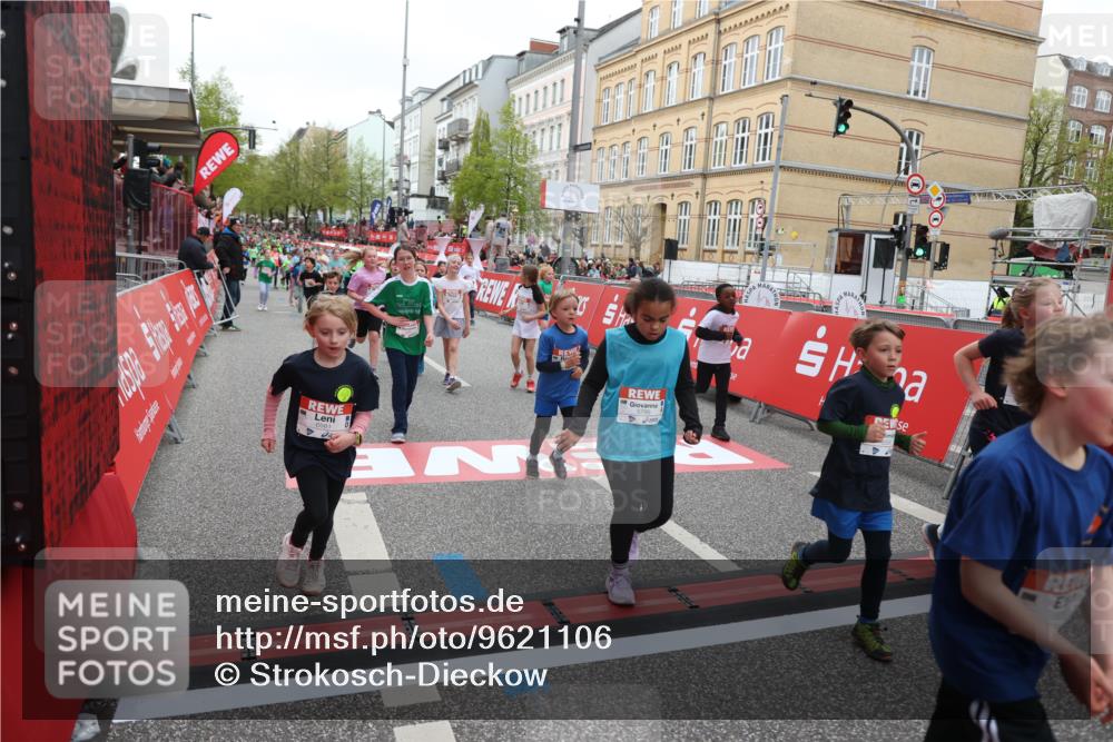 25.04.2026 - Das Zehntel Strokosch-Dieckow http://msf.ph/oto/9621106 25.04.2026 11:00:17 Ziel 5340, 5525, 5649, 5799, 5858, 5911, 5912, 5951, 5972, 6029, 6285, 6536, 6541, 6581, 6584, 6585, 6597, 6602, 6605, 6950, 7179, 7219, 7286, 7298, 7611 meine-sportfotos.de