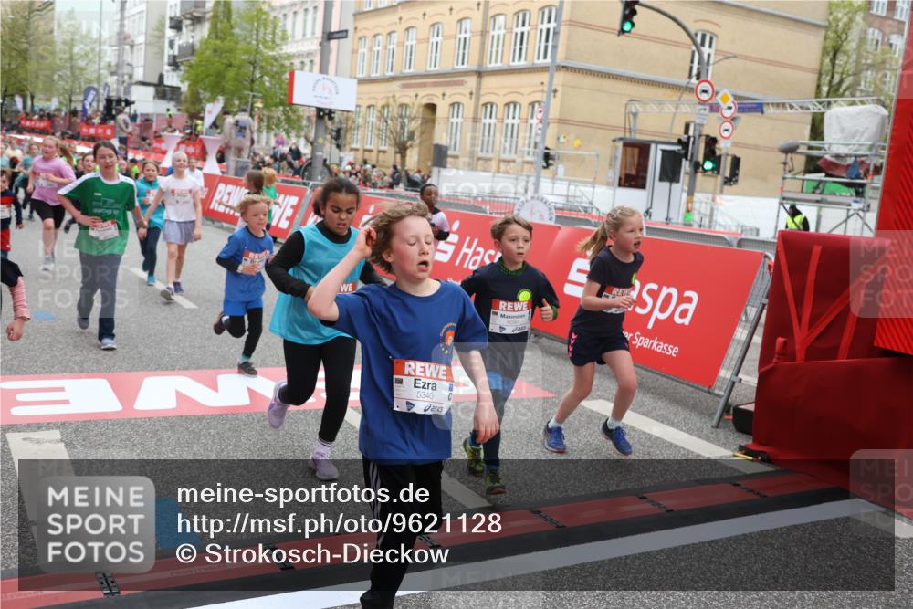 25.04.2026 - Das Zehntel Strokosch-Dieckow http://msf.ph/oto/9621128 25.04.2026 11:00:17 Ziel 5340, 5525, 5649, 5799, 5858, 5911, 5912, 5951, 5972, 6029, 6285, 6536, 6541, 6581, 6584, 6585, 6597, 6602, 6605, 6950, 7179, 7219, 7286, 7298, 7611 meine-sportfotos.de
