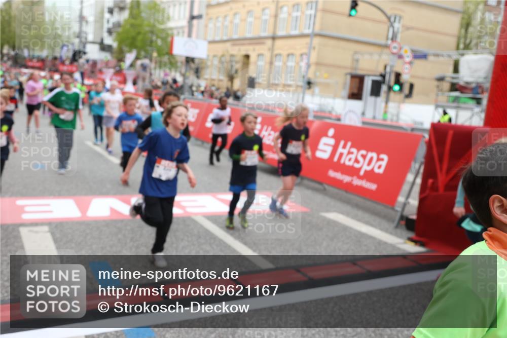 25.04.2026 - Das Zehntel Strokosch-Dieckow http://msf.ph/oto/9621167 25.04.2026 11:00:17 Ziel 5340, 5525, 5649, 5799, 5858, 5911, 5912, 5951, 5972, 6029, 6285, 6536, 6541, 6581, 6584, 6585, 6597, 6602, 6605, 6950, 7179, 7219, 7286, 7298, 7611 meine-sportfotos.de