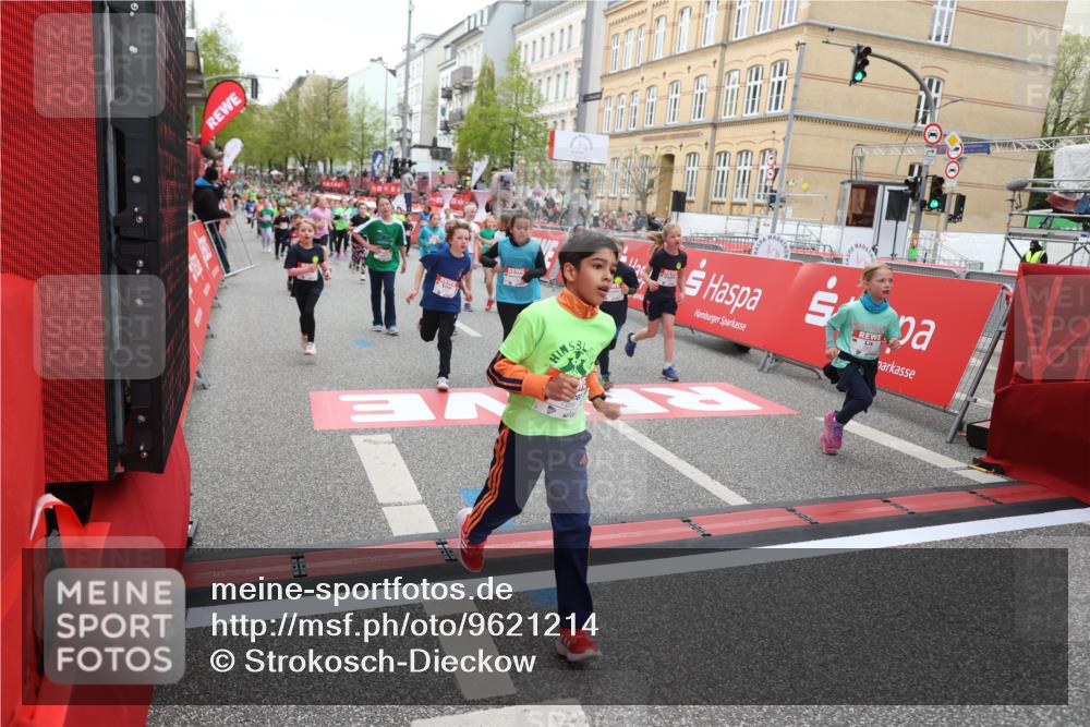 25.04.2026 - Das Zehntel Strokosch-Dieckow http://msf.ph/oto/9621214 25.04.2026 11:00:16 Ziel 5340, 5525, 5649, 5799, 5858, 5912, 5951, 5972, 6005, 6029, 6285, 6541, 6581, 6584, 6585, 6597, 6602, 6605, 6824, 6825, 6950, 7219, 7286, 7298, 7421, 7611 meine-sportfotos.de
