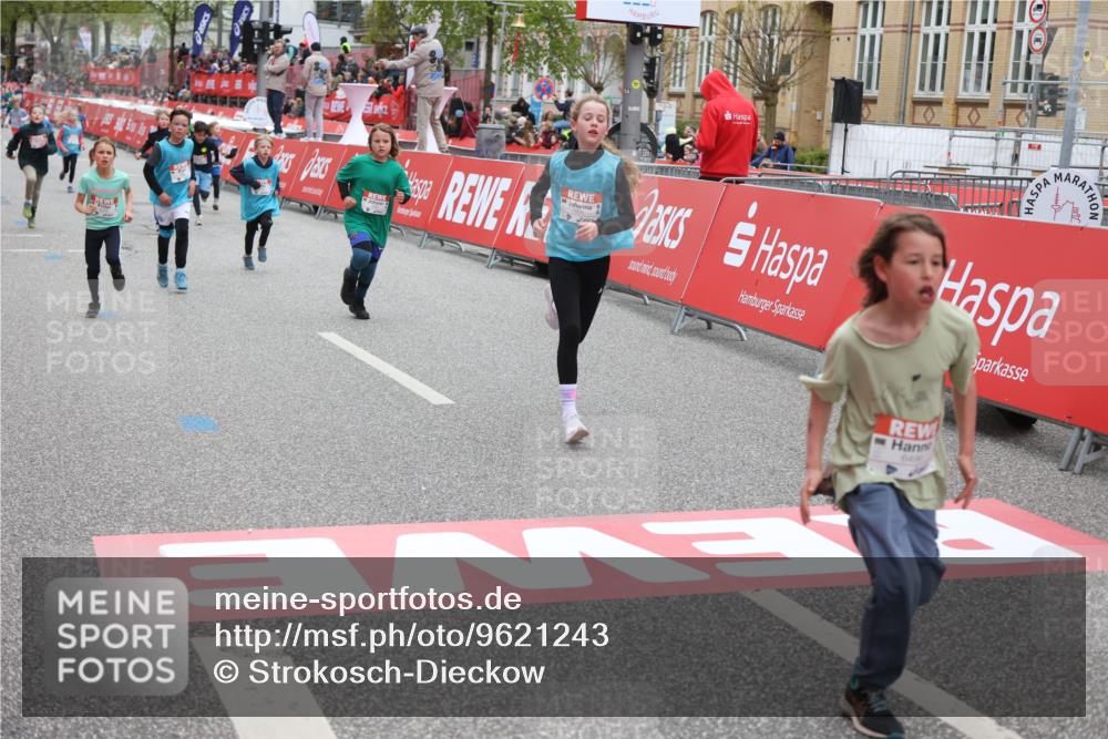 25.04.2026 - Das Zehntel Strokosch-Dieckow http://msf.ph/oto/9621243 25.04.2026 10:55:34 Ziel 5084, 5108, 5132, 5360, 5754, 5770, 5778, 5797, 5805, 6386, 6421, 6499, 6514, 6539, 6543, 6636, 6653, 7102, 7130, 7655, 7717, 7813, 7851 meine-sportfotos.de