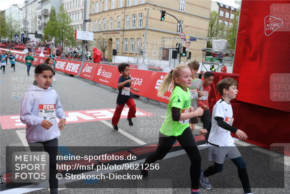25.04.2026 - Das Zehntel Strokosch-Dieckow http://msf.ph/oto/9621256 25.04.2026 10:55:33 Ziel 5084, 5108, 5132, 5360, 5754, 5770, 5778, 5797, 5805, 6094, 6386, 6421, 6499, 6514, 6539, 6543, 6557, 6636, 6653, 7102, 7130, 7256, 7341, 7655, 7717, 7813, 7851, 8008 meine-sportfotos.de