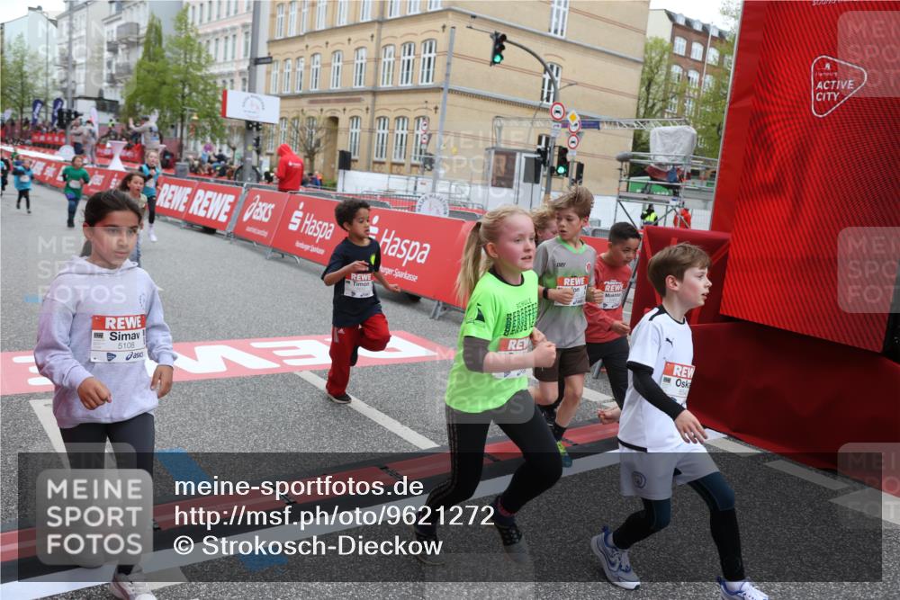 25.04.2026 - Das Zehntel Strokosch-Dieckow http://msf.ph/oto/9621272 25.04.2026 10:55:33 Ziel 5084, 5108, 5132, 5360, 5754, 5770, 5778, 5797, 5805, 6094, 6386, 6421, 6499, 6514, 6539, 6543, 6557, 6636, 6653, 7102, 7130, 7256, 7341, 7655, 7717, 7813, 7851, 8008 meine-sportfotos.de
