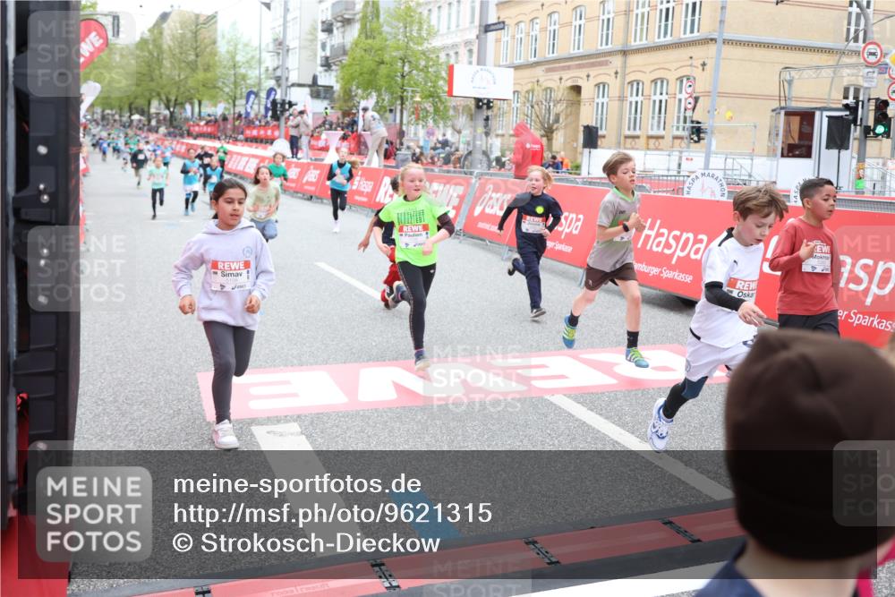 25.04.2026 - Das Zehntel Strokosch-Dieckow http://msf.ph/oto/9621315 25.04.2026 10:55:32 Ziel 5084, 5108, 5132, 5360, 5754, 5770, 5778, 5797, 6094, 6386, 6421, 6499, 6514, 6539, 6543, 6557, 6636, 6653, 7102, 7130, 7256, 7341, 7655, 7717, 7813, 7851, 8008 meine-sportfotos.de