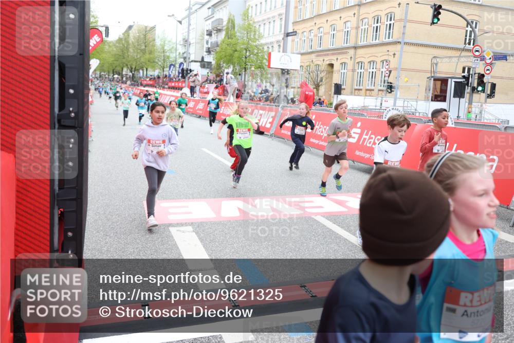 25.04.2026 - Das Zehntel Strokosch-Dieckow http://msf.ph/oto/9621325 25.04.2026 10:55:32 Ziel 5084, 5108, 5132, 5360, 5754, 5770, 5778, 5797, 6094, 6386, 6421, 6499, 6514, 6539, 6543, 6557, 6636, 6653, 7102, 7130, 7256, 7341, 7655, 7717, 7813, 7851, 8008 meine-sportfotos.de