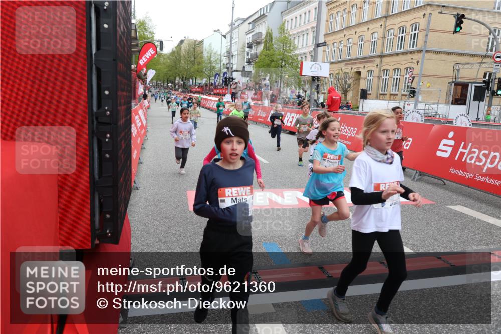 25.04.2026 - Das Zehntel Strokosch-Dieckow http://msf.ph/oto/9621360 25.04.2026 10:55:32 Ziel 5084, 5108, 5132, 5360, 5754, 5770, 5778, 5797, 6094, 6386, 6421, 6499, 6514, 6539, 6543, 6557, 6636, 6653, 7102, 7130, 7256, 7341, 7655, 7717, 7813, 7851, 8008 meine-sportfotos.de
