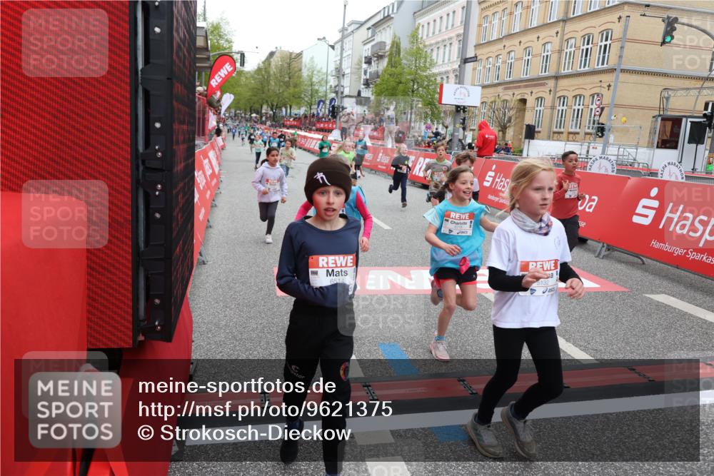 25.04.2026 - Das Zehntel Strokosch-Dieckow http://msf.ph/oto/9621375 25.04.2026 10:55:32 Ziel 5084, 5108, 5132, 5360, 5754, 5770, 5778, 5797, 6094, 6386, 6421, 6499, 6514, 6539, 6543, 6557, 6636, 6653, 7102, 7130, 7256, 7341, 7655, 7717, 7813, 7851, 8008 meine-sportfotos.de