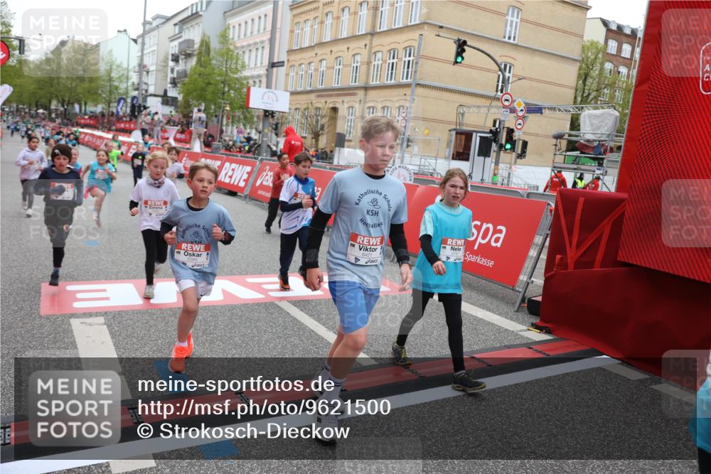 25.04.2026 - Das Zehntel Strokosch-Dieckow http://msf.ph/oto/9621500 25.04.2026 10:55:30 Ziel 5059, 5084, 5132, 5252, 5432, 5754, 5770, 5778, 5797, 6094, 6386, 6421, 6514, 6543, 6557, 7097, 7102, 7256, 7341, 7655, 7717, 7813, 7851, 8008 meine-sportfotos.de