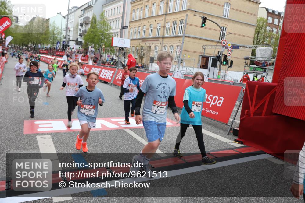 25.04.2026 - Das Zehntel Strokosch-Dieckow http://msf.ph/oto/9621513 25.04.2026 10:55:30 Ziel 5059, 5084, 5132, 5252, 5432, 5754, 5770, 5778, 5797, 6094, 6386, 6421, 6514, 6543, 6557, 7097, 7102, 7256, 7341, 7655, 7717, 7813, 7851, 8008 meine-sportfotos.de