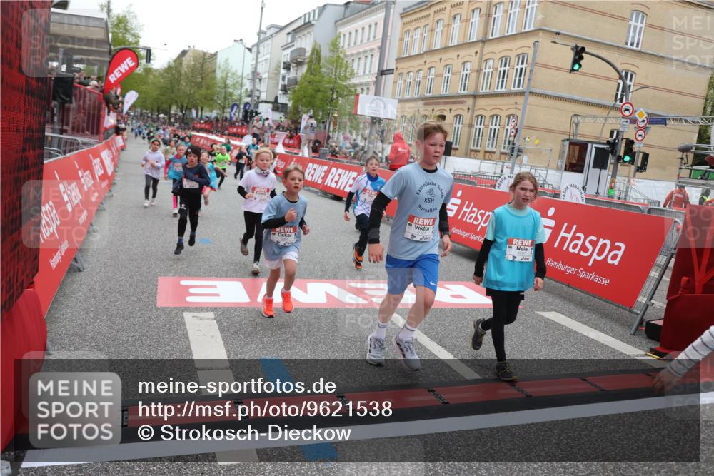25.04.2026 - Das Zehntel Strokosch-Dieckow http://msf.ph/oto/9621538 25.04.2026 10:55:30 Ziel 5059, 5084, 5132, 5252, 5432, 5754, 5770, 5778, 5797, 6094, 6386, 6421, 6514, 6543, 6557, 7097, 7102, 7256, 7341, 7655, 7717, 7813, 7851, 8008 meine-sportfotos.de