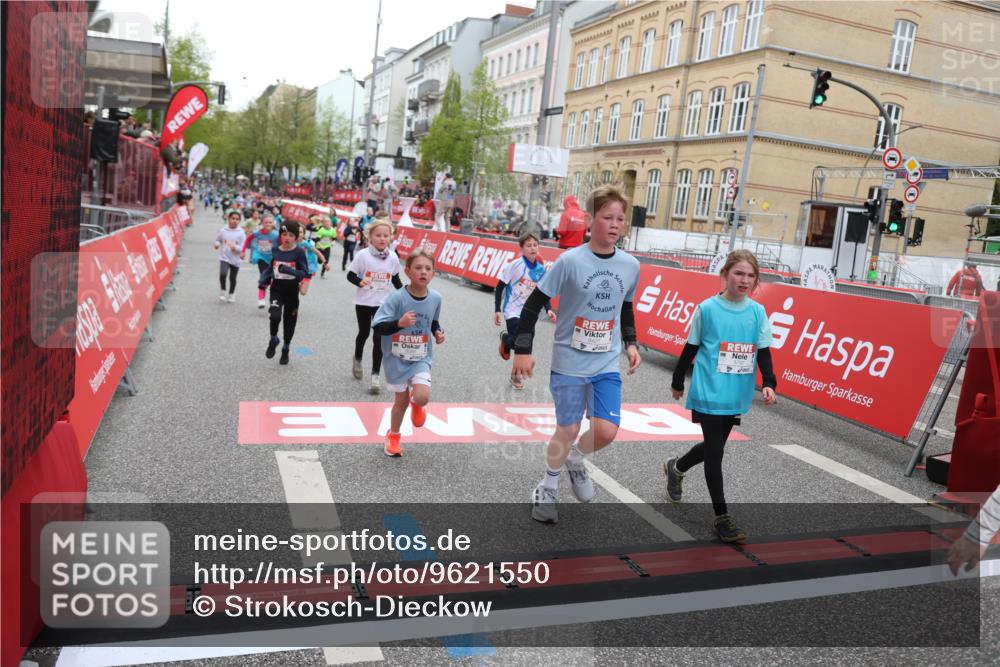 25.04.2026 - Das Zehntel Strokosch-Dieckow http://msf.ph/oto/9621550 25.04.2026 10:55:30 Ziel 5059, 5084, 5132, 5252, 5432, 5754, 5770, 5778, 5797, 6094, 6386, 6421, 6514, 6543, 6557, 7097, 7102, 7256, 7341, 7655, 7717, 7813, 7851, 8008 meine-sportfotos.de