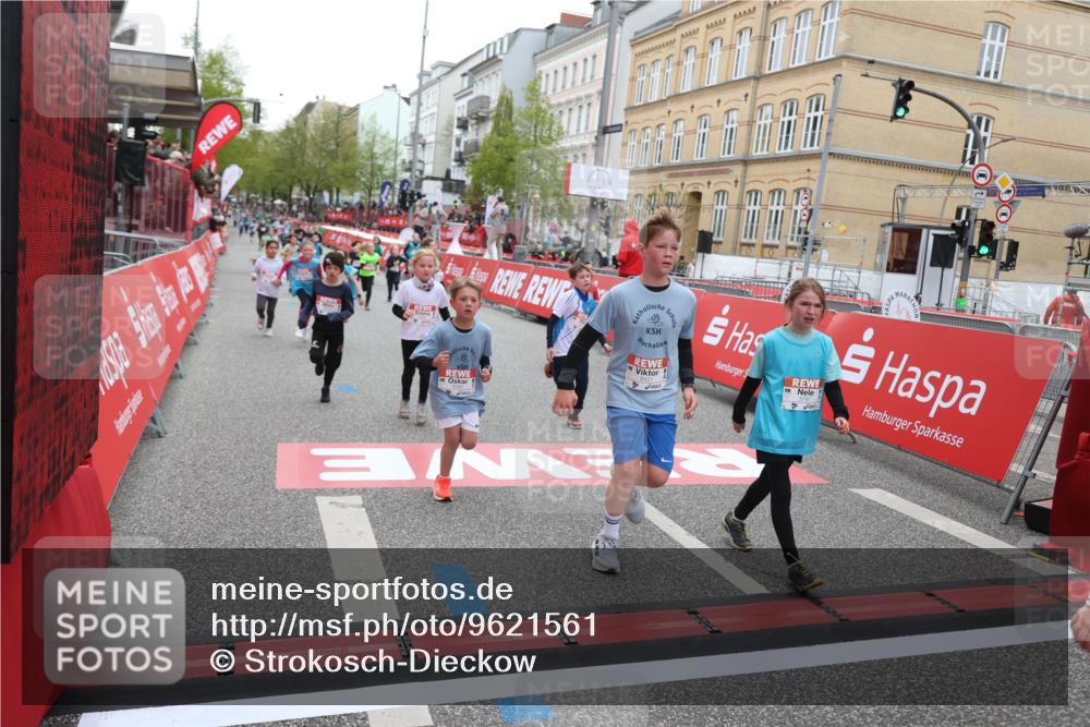 25.04.2026 - Das Zehntel Strokosch-Dieckow http://msf.ph/oto/9621561 25.04.2026 10:55:30 Ziel 5059, 5084, 5132, 5252, 5432, 5754, 5770, 5778, 5797, 6094, 6386, 6421, 6514, 6543, 6557, 7097, 7102, 7256, 7341, 7655, 7717, 7813, 7851, 8008 meine-sportfotos.de