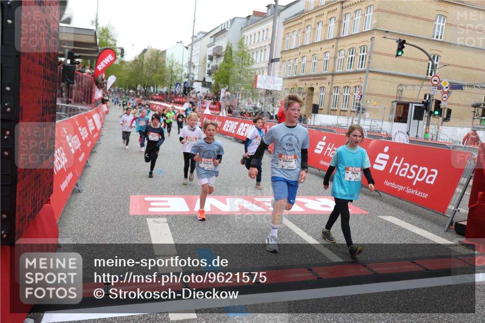 25.04.2026 - Das Zehntel Strokosch-Dieckow http://msf.ph/oto/9621575 25.04.2026 10:55:30 Ziel 5059, 5084, 5132, 5252, 5432, 5754, 5770, 5778, 5797, 6094, 6386, 6421, 6514, 6543, 6557, 7097, 7102, 7256, 7341, 7655, 7717, 7813, 7851, 8008 meine-sportfotos.de