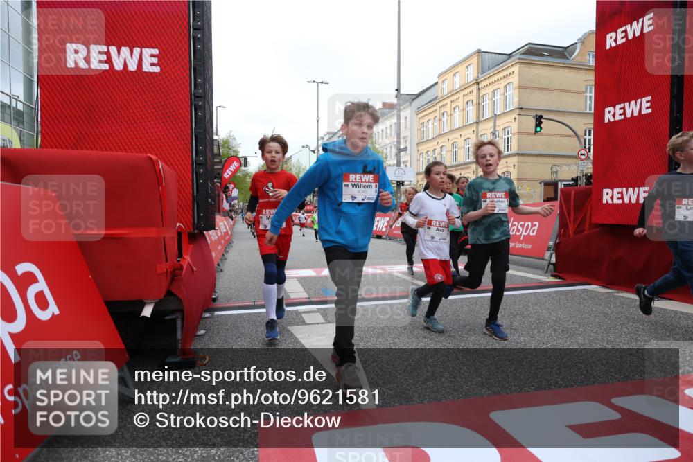 25.04.2026 - Das Zehntel Strokosch-Dieckow http://msf.ph/oto/9621581 25.04.2026 08:52:29 Ziel 1034, 1140, 1222, 1224, 1239, 1308, 1628, 1633, 1847, 2241, 2453, 2599, 2603, 2618, 2643, 2648, 2684, 2909, 2925, 3220, 3251, 3345, 3397, 4045 meine-sportfotos.de