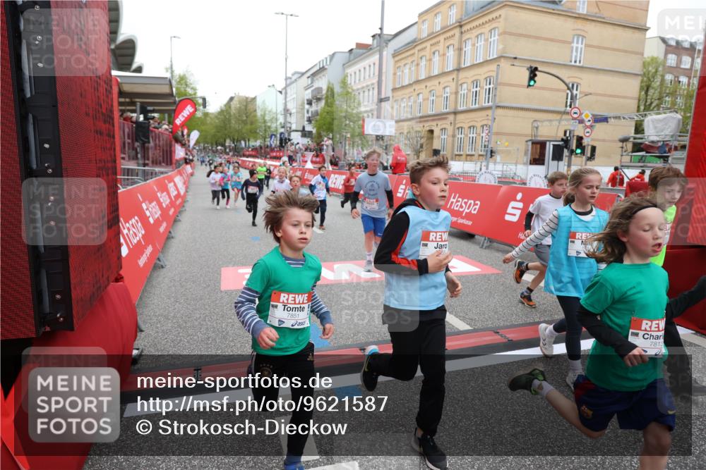 25.04.2026 - Das Zehntel Strokosch-Dieckow http://msf.ph/oto/9621587 25.04.2026 10:55:29 Ziel 5059, 5084, 5132, 5252, 5432, 5754, 5770, 5778, 5797, 6094, 6102, 6109, 6386, 6421, 6514, 6557, 7097, 7102, 7256, 7341, 7655, 7717, 7813, 7851, 8008 meine-sportfotos.de