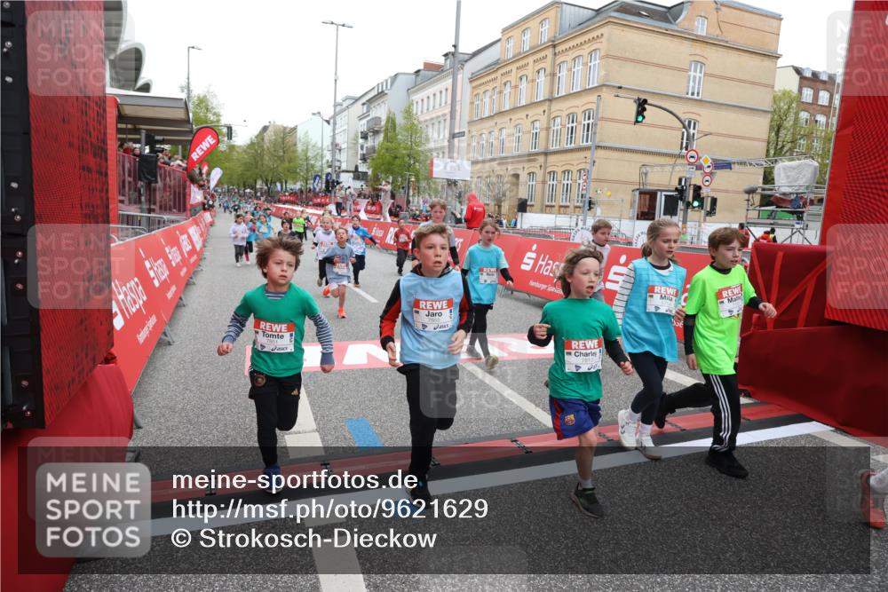25.04.2026 - Das Zehntel Strokosch-Dieckow http://msf.ph/oto/9621629 25.04.2026 10:55:29 Ziel 5059, 5084, 5132, 5252, 5432, 5754, 5770, 5778, 5797, 6094, 6102, 6109, 6386, 6421, 6514, 6557, 7097, 7102, 7256, 7341, 7655, 7717, 7813, 7851, 8008 meine-sportfotos.de
