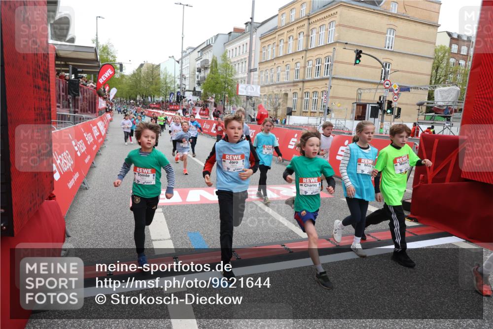 25.04.2026 - Das Zehntel Strokosch-Dieckow http://msf.ph/oto/9621644 25.04.2026 10:55:29 Ziel 5059, 5084, 5132, 5252, 5432, 5754, 5770, 5778, 5797, 6094, 6102, 6109, 6386, 6421, 6514, 6557, 7097, 7102, 7256, 7341, 7655, 7717, 7813, 7851, 8008 meine-sportfotos.de