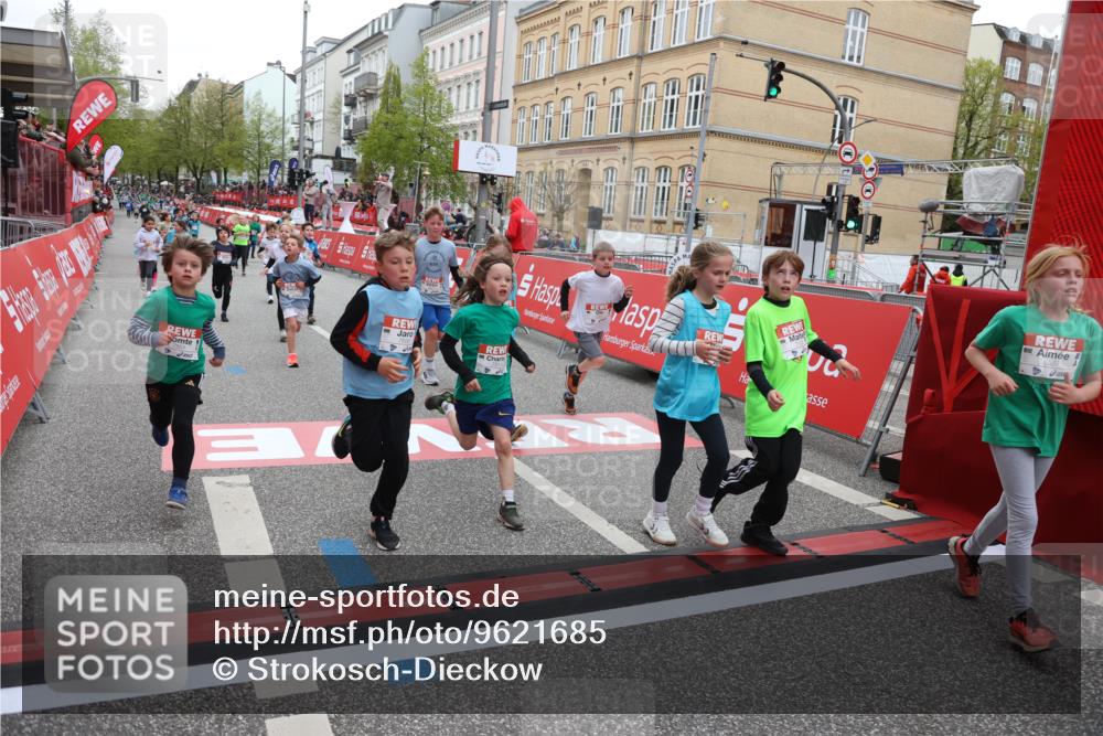 25.04.2026 - Das Zehntel Strokosch-Dieckow http://msf.ph/oto/9621685 25.04.2026 10:55:28 Ziel 5059, 5084, 5252, 5432, 5445, 5754, 5797, 6094, 6102, 6109, 6386, 6421, 6557, 6880, 7097, 7102, 7256, 7341, 7655, 7813, 7851, 8008 meine-sportfotos.de