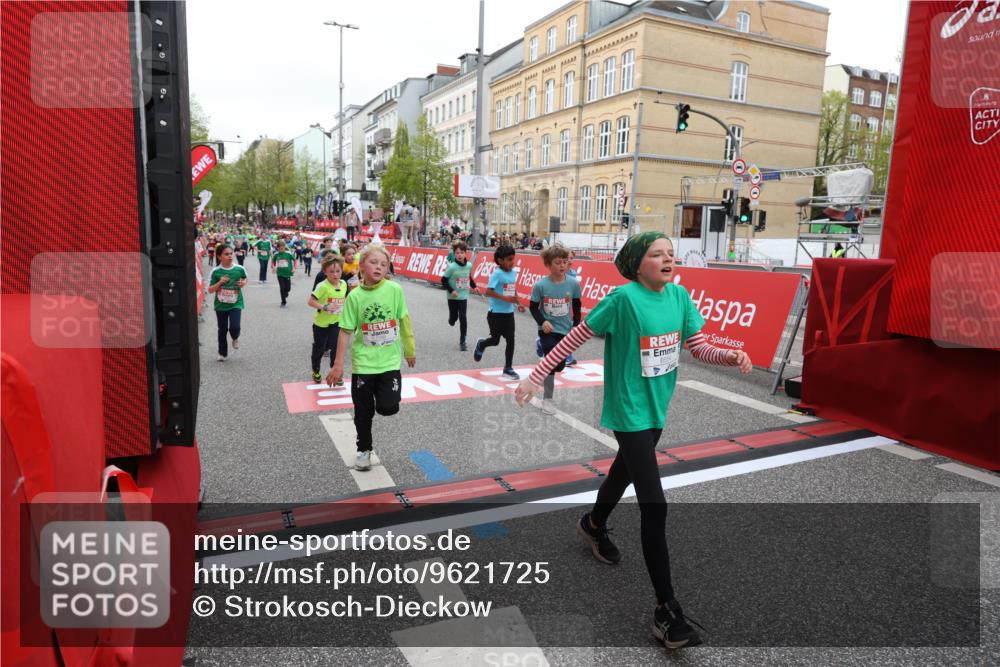 25.04.2026 - Das Zehntel Strokosch-Dieckow http://msf.ph/oto/9621725 25.04.2026 11:00:10 Ziel 5182, 5187, 5193, 5339, 5510, 5581, 5817, 5912, 5916, 6005, 6029, 6047, 6063, 6554, 6585, 6605, 6824, 6825, 6911, 7289, 7421, 7593, 7611, 7622, 7965 meine-sportfotos.de