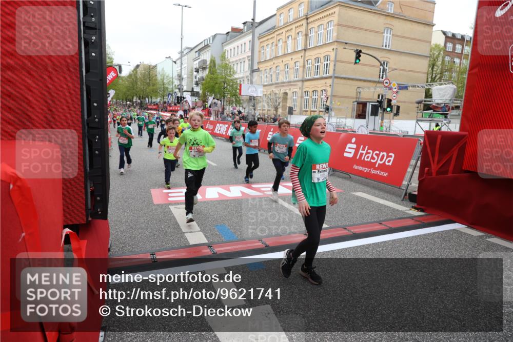 25.04.2026 - Das Zehntel Strokosch-Dieckow http://msf.ph/oto/9621741 25.04.2026 11:00:09 Ziel 5182, 5187, 5193, 5296, 5339, 5510, 5581, 5817, 5912, 5916, 6005, 6029, 6047, 6063, 6554, 6585, 6605, 6824, 6825, 6911, 7147, 7289, 7421, 7593, 7611, 7622, 7663, 7965 meine-sportfotos.de