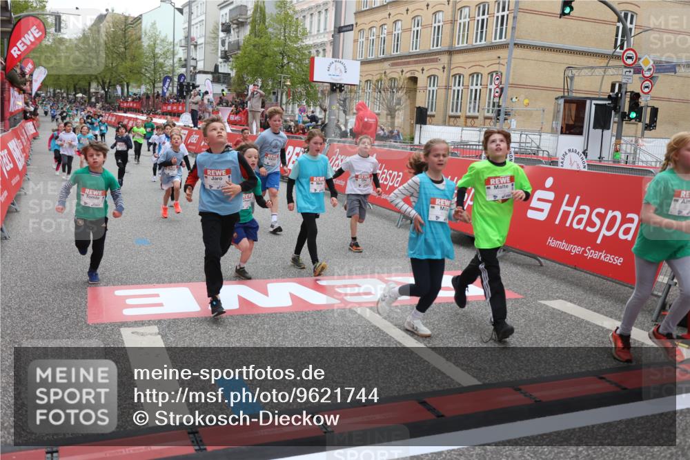 25.04.2026 - Das Zehntel Strokosch-Dieckow http://msf.ph/oto/9621744 25.04.2026 10:55:28 Ziel 5059, 5084, 5252, 5432, 5445, 5754, 5797, 6094, 6102, 6109, 6386, 6421, 6557, 6880, 7097, 7102, 7256, 7341, 7655, 7813, 7851, 8008 meine-sportfotos.de