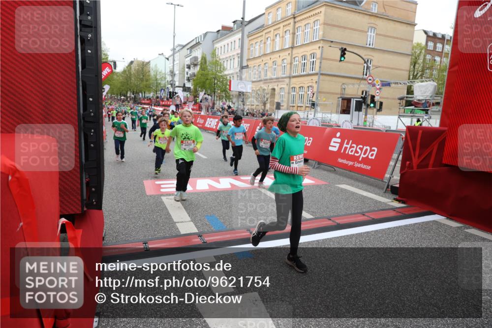 25.04.2026 - Das Zehntel Strokosch-Dieckow http://msf.ph/oto/9621754 25.04.2026 11:00:09 Ziel 5182, 5187, 5193, 5296, 5339, 5510, 5581, 5817, 5912, 5916, 6005, 6029, 6047, 6063, 6554, 6585, 6605, 6824, 6825, 6911, 7147, 7289, 7421, 7593, 7611, 7622, 7663, 7965 meine-sportfotos.de