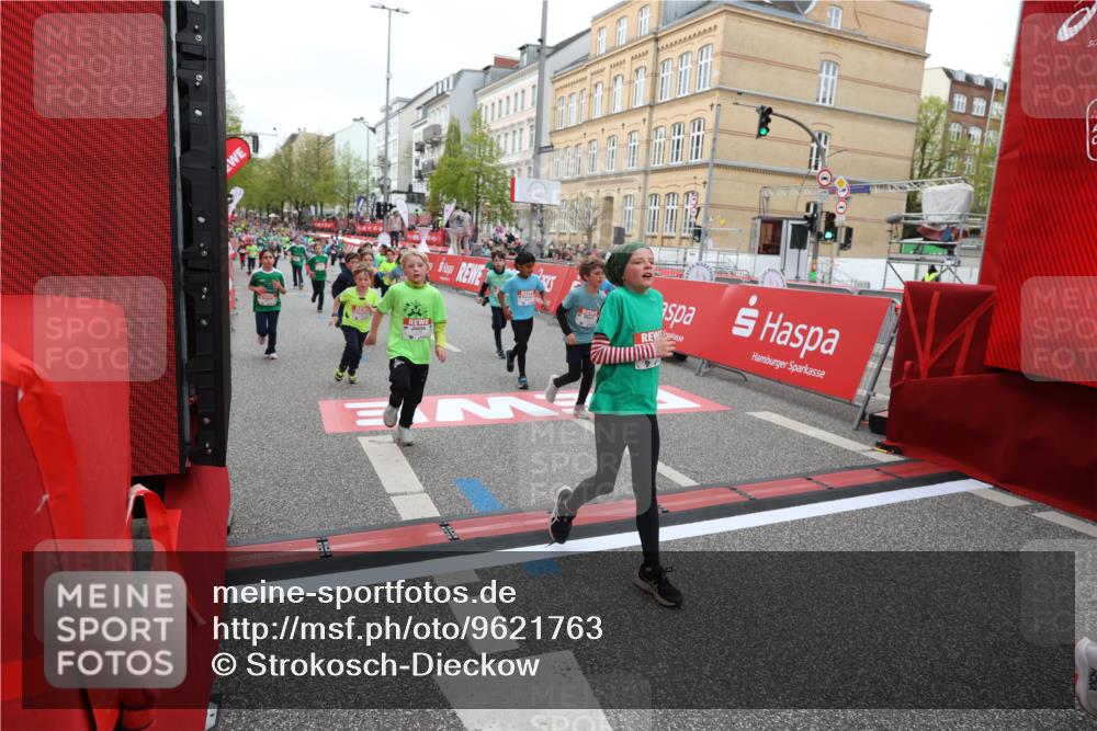 25.04.2026 - Das Zehntel Strokosch-Dieckow http://msf.ph/oto/9621763 25.04.2026 11:00:09 Ziel 5182, 5187, 5193, 5296, 5339, 5510, 5581, 5817, 5912, 5916, 6005, 6029, 6047, 6063, 6554, 6585, 6605, 6824, 6825, 6911, 7147, 7289, 7421, 7593, 7611, 7622, 7663, 7965 meine-sportfotos.de