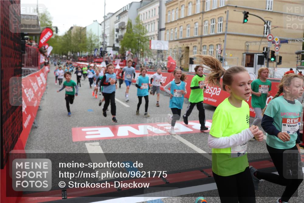 25.04.2026 - Das Zehntel Strokosch-Dieckow http://msf.ph/oto/9621775 25.04.2026 10:55:28 Ziel 5059, 5084, 5252, 5432, 5445, 5754, 5797, 6094, 6102, 6109, 6386, 6421, 6557, 6880, 7097, 7102, 7256, 7341, 7655, 7813, 7851, 8008 meine-sportfotos.de