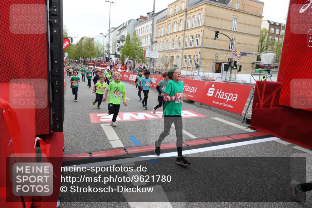 25.04.2026 - Das Zehntel Strokosch-Dieckow http://msf.ph/oto/9621780 25.04.2026 11:00:09 Ziel 5182, 5187, 5193, 5296, 5339, 5510, 5581, 5817, 5912, 5916, 6005, 6029, 6047, 6063, 6554, 6585, 6605, 6824, 6825, 6911, 7147, 7289, 7421, 7593, 7611, 7622, 7663, 7965 meine-sportfotos.de