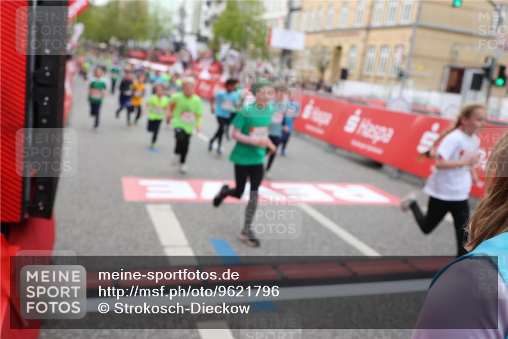 25.04.2026 - Das Zehntel Strokosch-Dieckow http://msf.ph/oto/9621796 25.04.2026 11:00:09 Ziel 5182, 5187, 5193, 5296, 5339, 5510, 5581, 5817, 5912, 5916, 6005, 6029, 6047, 6063, 6554, 6585, 6605, 6824, 6825, 6911, 7147, 7289, 7421, 7593, 7611, 7622, 7663, 7965 meine-sportfotos.de