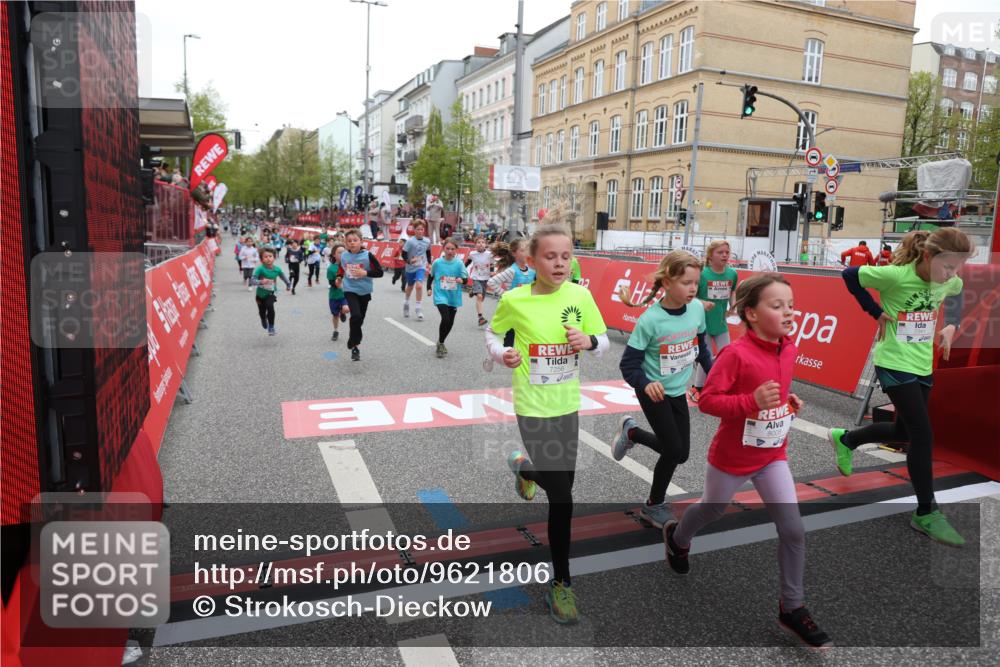 25.04.2026 - Das Zehntel Strokosch-Dieckow http://msf.ph/oto/9621806 25.04.2026 10:55:27 Ziel 5059, 5084, 5252, 5432, 5445, 5754, 5797, 6094, 6102, 6107, 6109, 6421, 6557, 6880, 7097, 7102, 7256, 7341, 7655, 7813, 7851, 7905, 8008 meine-sportfotos.de
