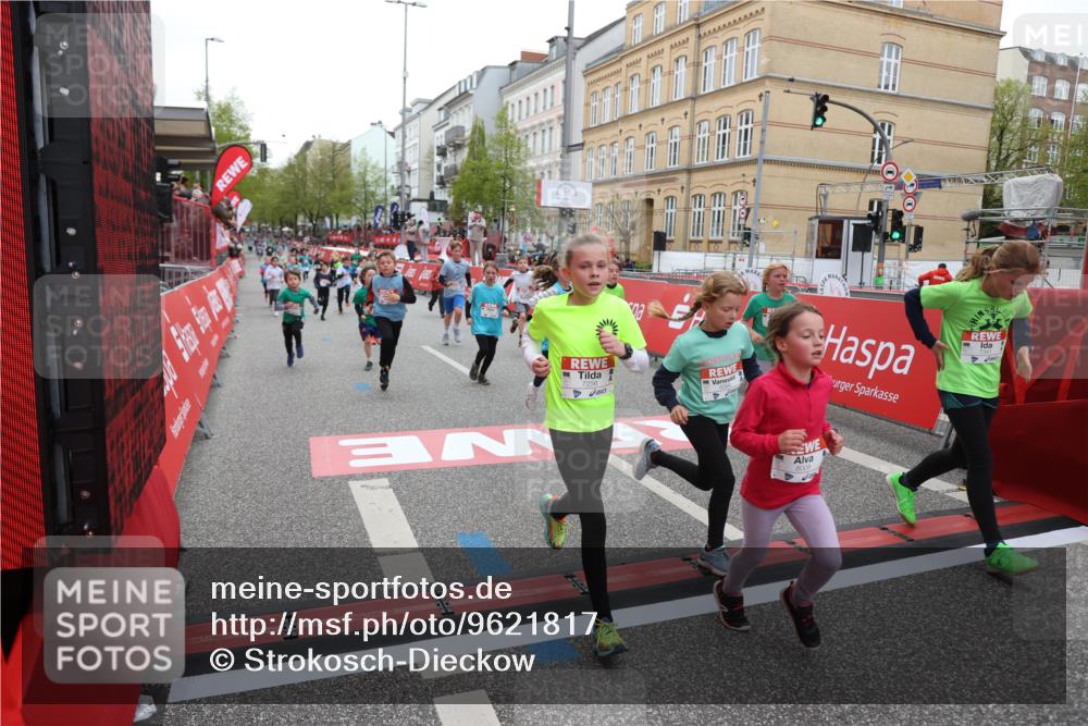 25.04.2026 - Das Zehntel Strokosch-Dieckow http://msf.ph/oto/9621817 25.04.2026 10:55:27 Ziel 5059, 5084, 5252, 5432, 5445, 5754, 5797, 6094, 6102, 6107, 6109, 6421, 6557, 6880, 7097, 7102, 7256, 7341, 7655, 7813, 7851, 7905, 8008 meine-sportfotos.de