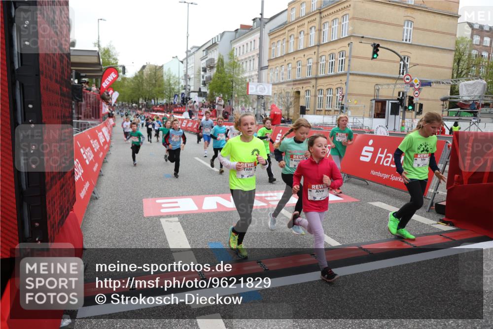 25.04.2026 - Das Zehntel Strokosch-Dieckow http://msf.ph/oto/9621829 25.04.2026 10:55:27 Ziel 5059, 5084, 5252, 5432, 5445, 5754, 5797, 6094, 6102, 6107, 6109, 6421, 6557, 6880, 7097, 7102, 7256, 7341, 7655, 7813, 7851, 7905, 8008 meine-sportfotos.de