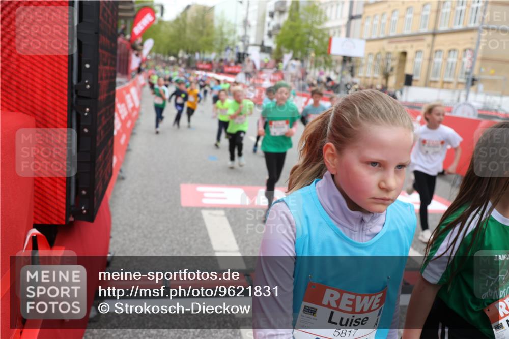 25.04.2026 - Das Zehntel Strokosch-Dieckow http://msf.ph/oto/9621831 25.04.2026 11:00:08 Ziel 5182, 5187, 5193, 5296, 5339, 5418, 5459, 5510, 5581, 5704, 5817, 5916, 6005, 6047, 6063, 6554, 6824, 6825, 6911, 7147, 7289, 7421, 7593, 7622, 7663, 7794, 7965 meine-sportfotos.de