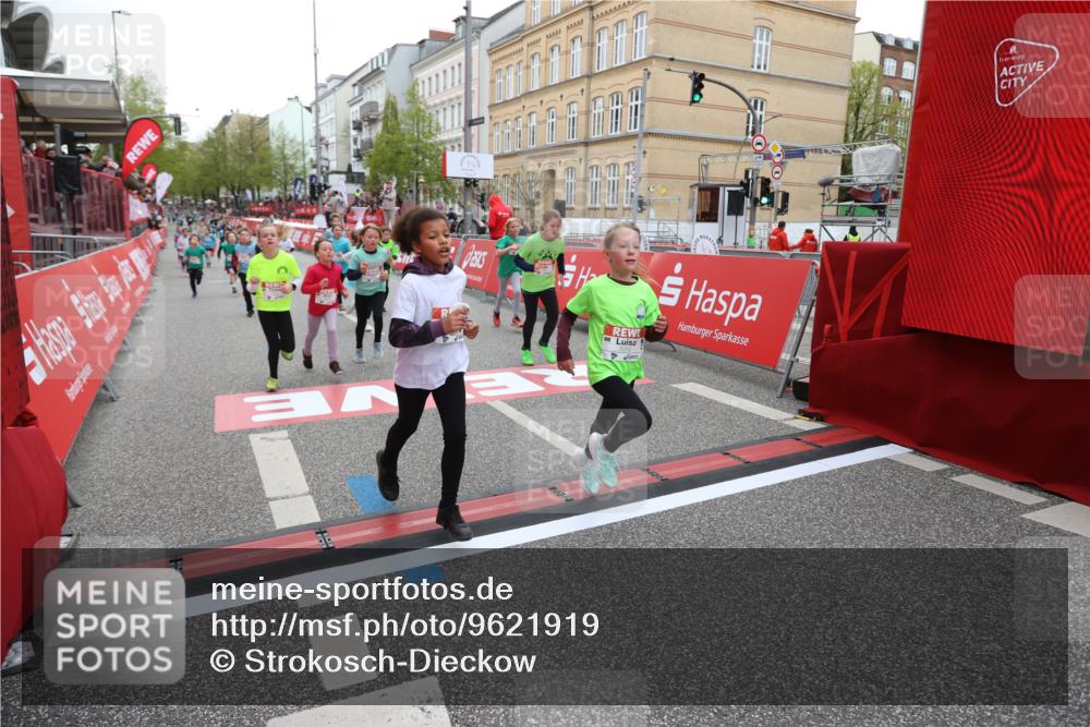 25.04.2026 - Das Zehntel Strokosch-Dieckow http://msf.ph/oto/9621919 25.04.2026 10:55:26 Ziel 5059, 5252, 5421, 5432, 5445, 5754, 6094, 6102, 6107, 6109, 6557, 6880, 7097, 7102, 7256, 7341, 7655, 7813, 7851, 7905, 8008 meine-sportfotos.de