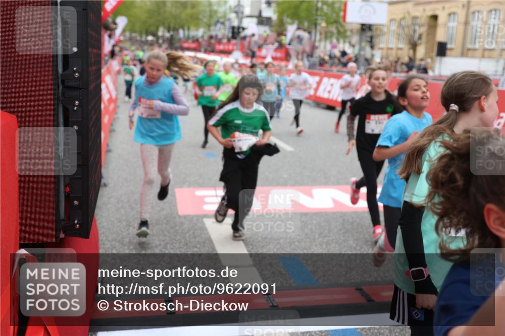 25.04.2026 - Das Zehntel Strokosch-Dieckow http://msf.ph/oto/9622091 25.04.2026 11:00:06 Ziel 5178, 5182, 5187, 5193, 5296, 5339, 5382, 5418, 5459, 5510, 5581, 5704, 5817, 5866, 5916, 6047, 6063, 6258, 6911, 7147, 7593, 7622, 7663, 7780, 7794, 7965 meine-sportfotos.de