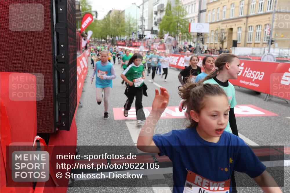 25.04.2026 - Das Zehntel Strokosch-Dieckow http://msf.ph/oto/9622105 25.04.2026 11:00:06 Ziel 5178, 5182, 5187, 5193, 5296, 5339, 5382, 5418, 5459, 5510, 5581, 5704, 5817, 5866, 5916, 6047, 6063, 6258, 6911, 7147, 7593, 7622, 7663, 7780, 7794, 7965 meine-sportfotos.de