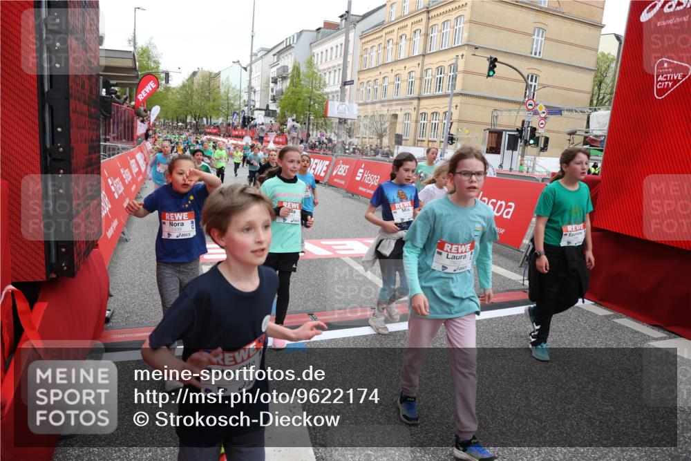 25.04.2026 - Das Zehntel Strokosch-Dieckow http://msf.ph/oto/9622174 25.04.2026 11:00:05 Ziel 5178, 5187, 5296, 5339, 5382, 5418, 5459, 5510, 5581, 5693, 5699, 5704, 5817, 5866, 5916, 6047, 6063, 6258, 6911, 7086, 7147, 7587, 7593, 7616, 7622, 7663, 7780, 7794, 7965 meine-sportfotos.de