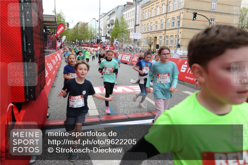 25.04.2026 - Das Zehntel Strokosch-Dieckow http://msf.ph/oto/9622205 25.04.2026 11:00:05 Ziel 5178, 5187, 5296, 5339, 5382, 5418, 5459, 5510, 5581, 5693, 5699, 5704, 5817, 5866, 5916, 6047, 6063, 6258, 6911, 7086, 7147, 7587, 7593, 7616, 7622, 7663, 7780, 7794, 7965 meine-sportfotos.de