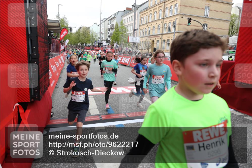 25.04.2026 - Das Zehntel Strokosch-Dieckow http://msf.ph/oto/9622217 25.04.2026 11:00:05 Ziel 5178, 5187, 5296, 5339, 5382, 5418, 5459, 5510, 5581, 5693, 5699, 5704, 5817, 5866, 5916, 6047, 6063, 6258, 6911, 7086, 7147, 7587, 7593, 7616, 7622, 7663, 7780, 7794, 7965 meine-sportfotos.de