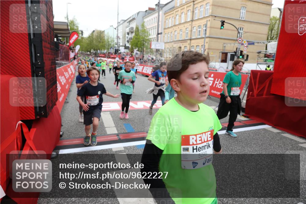 25.04.2026 - Das Zehntel Strokosch-Dieckow http://msf.ph/oto/9622227 25.04.2026 11:00:05 Ziel 5178, 5187, 5296, 5339, 5382, 5418, 5459, 5510, 5581, 5693, 5699, 5704, 5817, 5866, 5916, 6047, 6063, 6258, 6911, 7086, 7147, 7587, 7593, 7616, 7622, 7663, 7780, 7794, 7965 meine-sportfotos.de