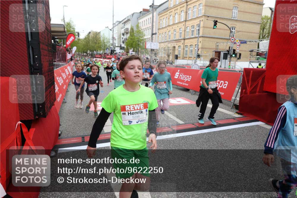 25.04.2026 - Das Zehntel Strokosch-Dieckow http://msf.ph/oto/9622250 25.04.2026 11:00:04 Ziel 5178, 5187, 5296, 5339, 5382, 5418, 5459, 5510, 5581, 5693, 5699, 5704, 5866, 5916, 6047, 6063, 6258, 6911, 7086, 7147, 7313, 7335, 7587, 7593, 7616, 7622, 7663, 7780, 7794, 7965 meine-sportfotos.de
