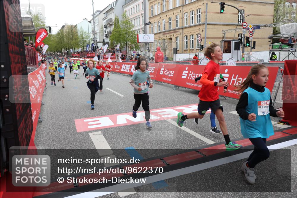 25.04.2026 - Das Zehntel Strokosch-Dieckow http://msf.ph/oto/9622370 25.04.2026 10:55:18 Ziel 5072, 5306, 5355, 5421, 5470, 5590, 5755, 5847, 6017, 6127, 6635, 6714, 6972, 7095, 7206, 7526, 7584, 7601 meine-sportfotos.de