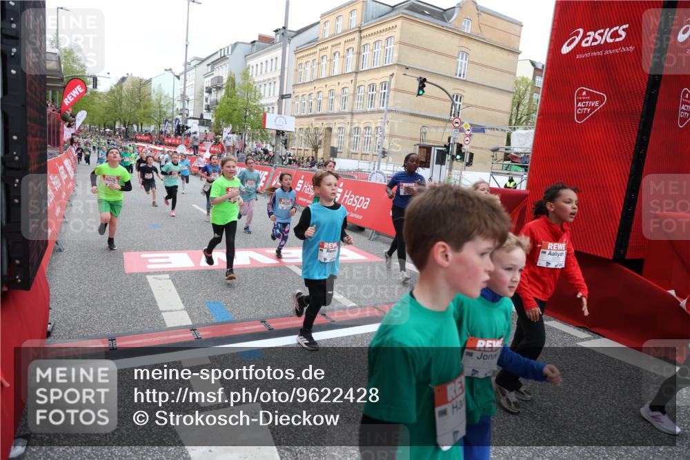 25.04.2026 - Das Zehntel Strokosch-Dieckow http://msf.ph/oto/9622428 25.04.2026 11:00:03 Ziel 5178, 5187, 5296, 5339, 5382, 5418, 5459, 5581, 5595, 5693, 5699, 5704, 5866, 5962, 6047, 6258, 7077, 7086, 7147, 7152, 7313, 7335, 7587, 7593, 7616, 7622, 7663, 7684, 7780, 7794, 7965 meine-sportfotos.de