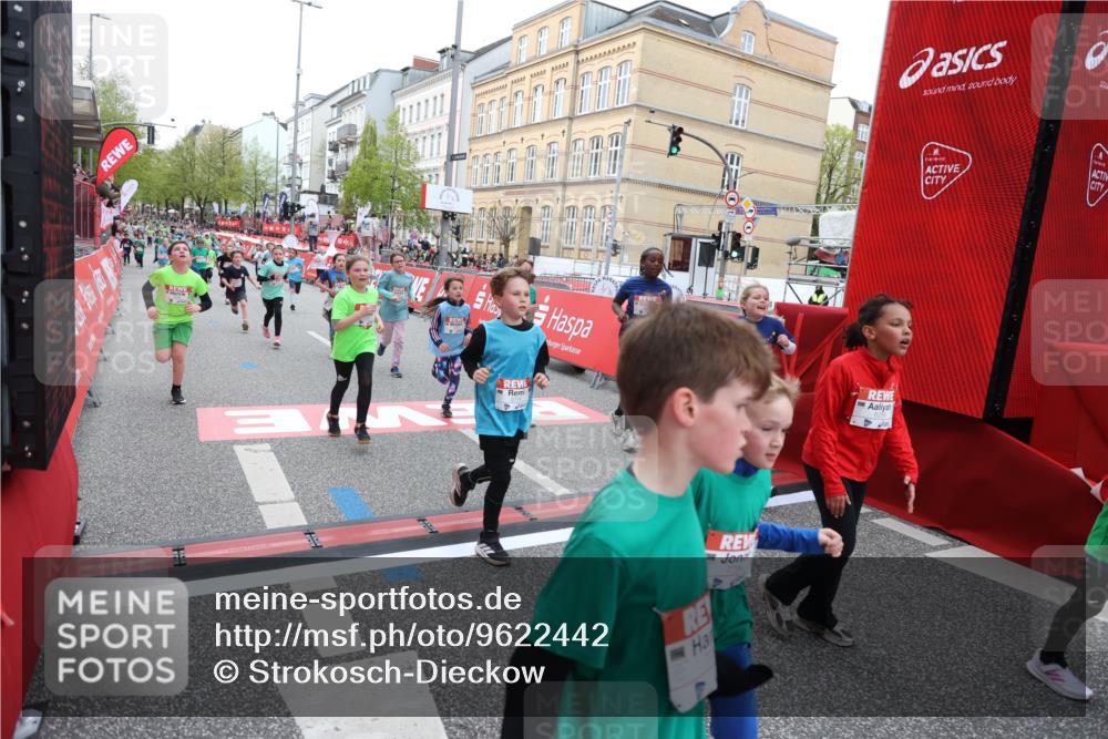25.04.2026 - Das Zehntel Strokosch-Dieckow http://msf.ph/oto/9622442 25.04.2026 11:00:03 Ziel 5178, 5187, 5296, 5339, 5382, 5418, 5459, 5581, 5595, 5693, 5699, 5704, 5866, 5962, 6047, 6258, 7077, 7086, 7147, 7152, 7313, 7335, 7587, 7593, 7616, 7622, 7663, 7684, 7780, 7794, 7965 meine-sportfotos.de