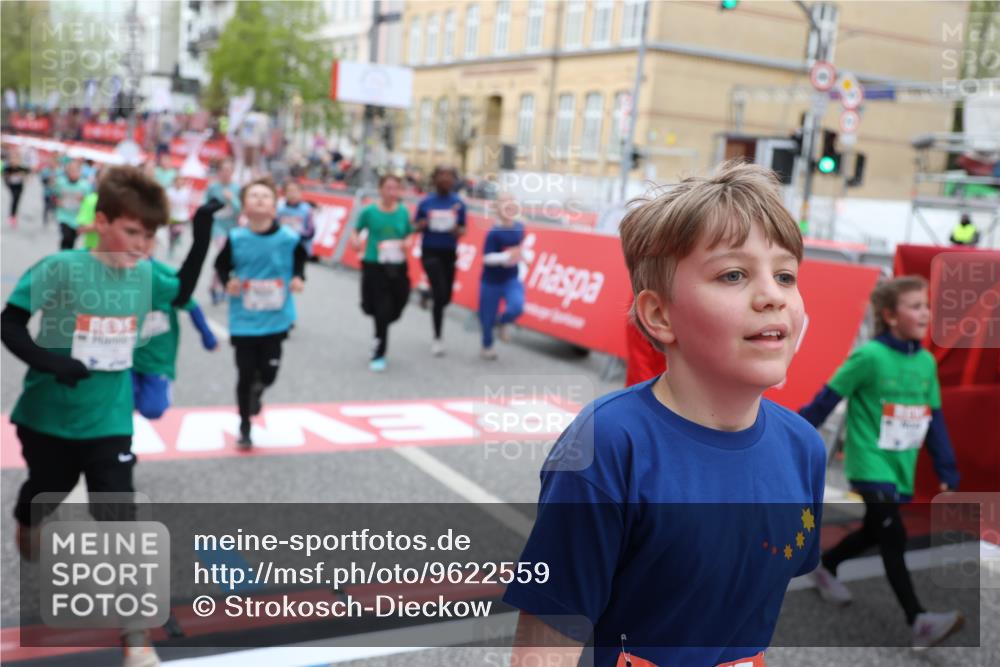 25.04.2026 - Das Zehntel Strokosch-Dieckow http://msf.ph/oto/9622559 25.04.2026 11:00:02 Ziel 5178, 5179, 5296, 5382, 5418, 5459, 5581, 5595, 5638, 5693, 5699, 5704, 5866, 5962, 6258, 7077, 7086, 7147, 7152, 7313, 7335, 7587, 7616, 7622, 7663, 7684, 7780, 7794, 7965 meine-sportfotos.de